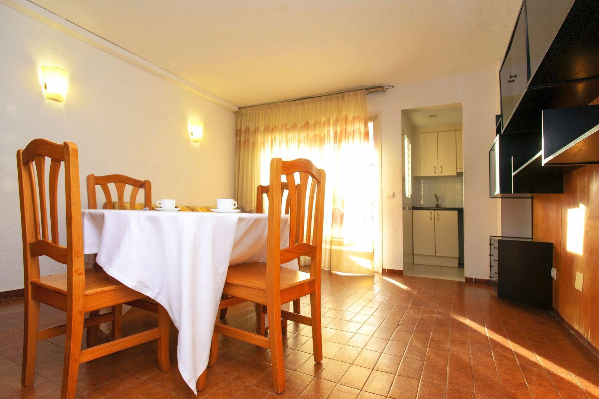 Apartamentos Alboran-Arysal سالو المظهر الخارجي الصورة