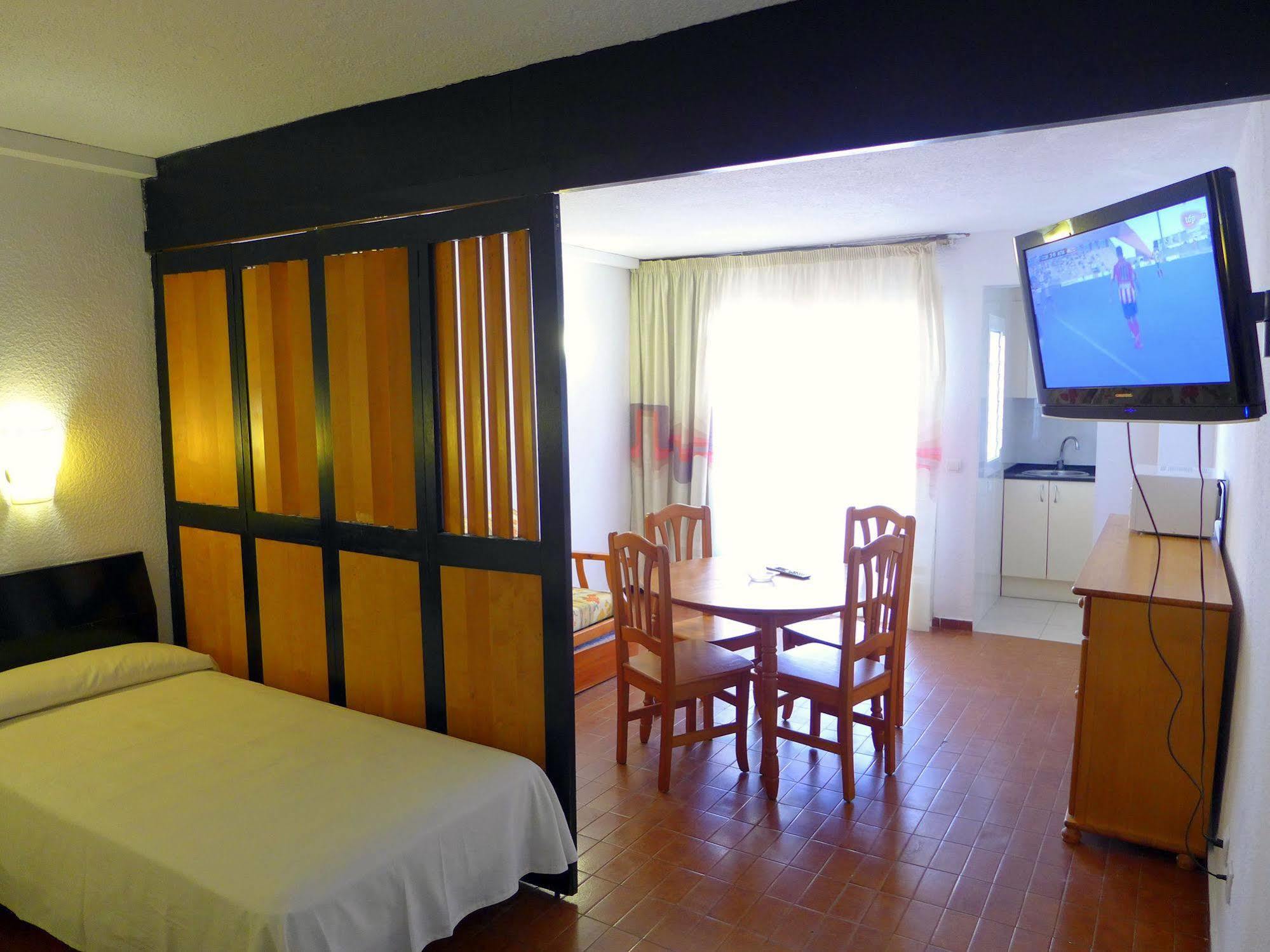 Apartamentos Alboran-Arysal سالو المظهر الخارجي الصورة
